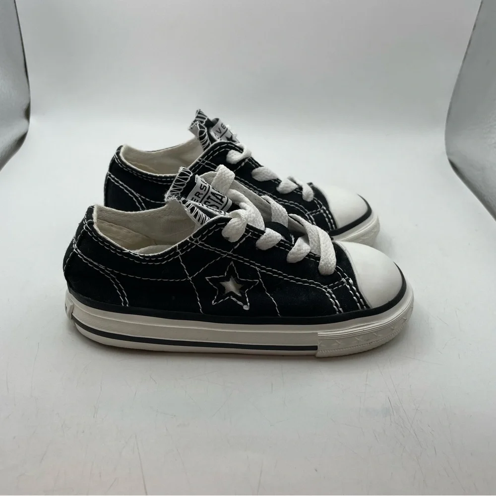 Converse One Star infant Black Star Sneakers size 7
